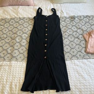 Women’s Lulus Black MIDI
